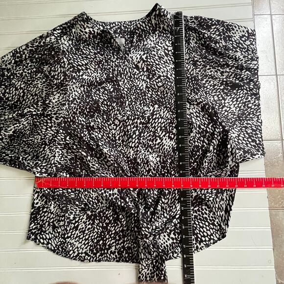 Chico’s Textured Tie Front top Size 16 black white - Picture 8 of 9